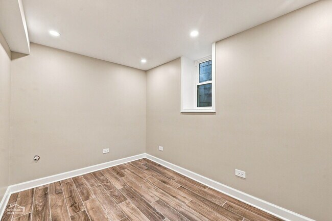 Building Photo - 3751 N Clifton Ave