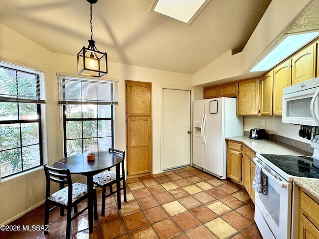 Building Photo - 9970 N Colony Dr