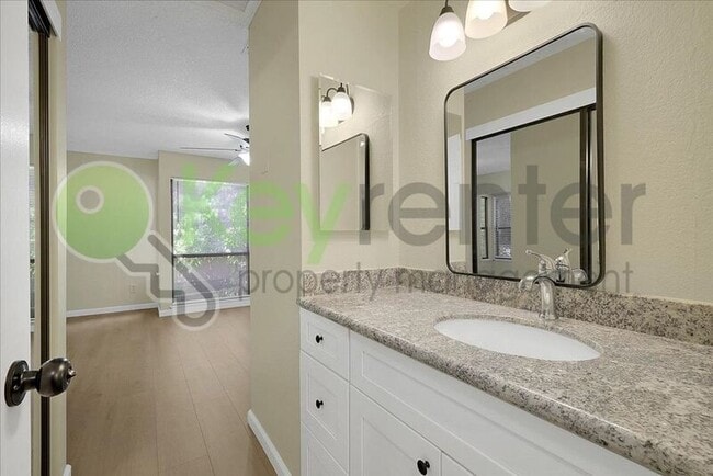Building Photo - 600 Del Verde Cir