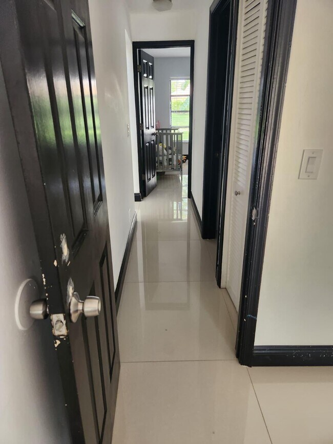 Building Photo - 12760 Spinnaker Ln