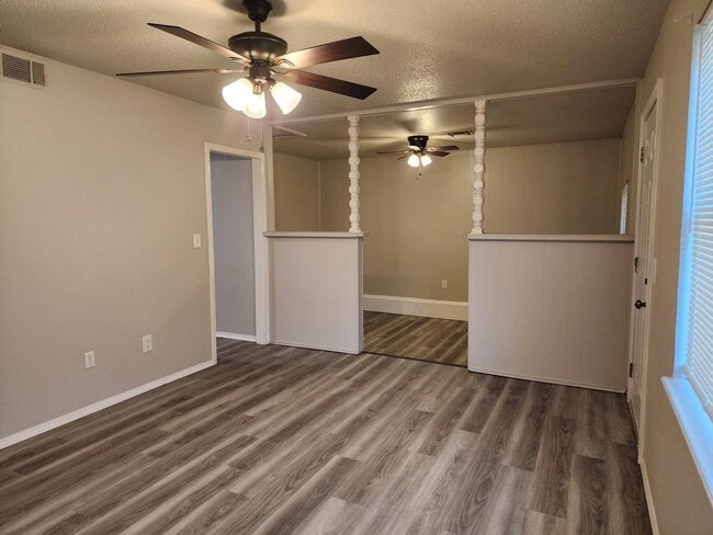 Building Photo - 1217 N Christine Dr