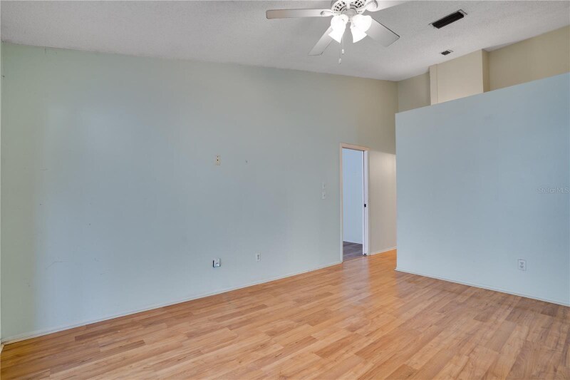 Building Photo - 1410 Club Dr