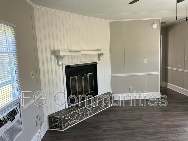 Building Photo - 109 Ray Cir