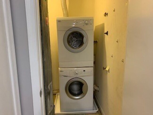 Building Photo - Pembrook Condo in Alexandria