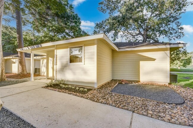 Building Photo - 3491 Balboa Cir