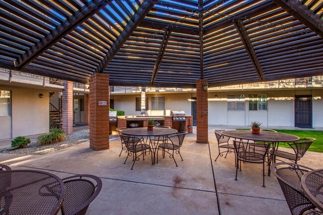 Building Photo - 4727 E Lafayette Blvd