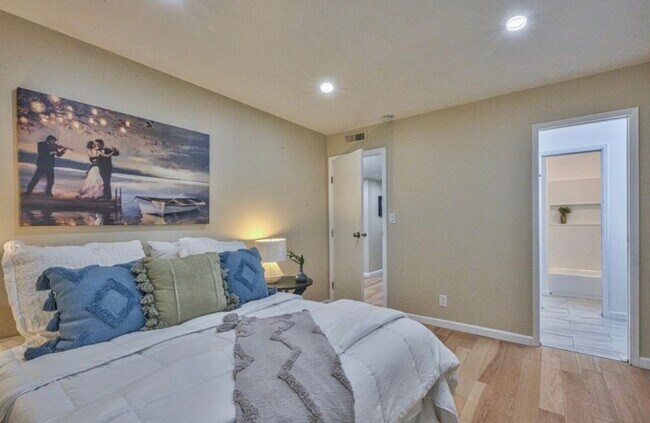 Building Photo - 1925 46th Ave