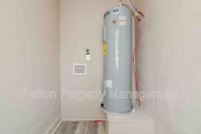 Building Photo - 1111 SW 13th Ave