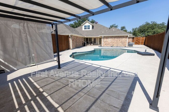 Building Photo - 16121 Shadybank Dr