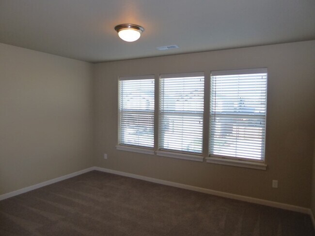 Building Photo - 63020 NE Amherst Pl