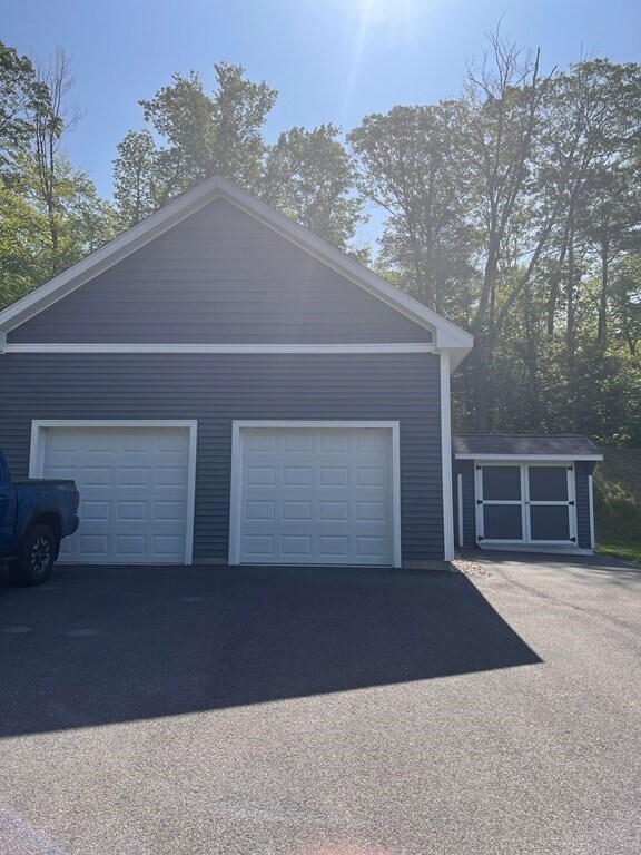 Building Photo - 543 Williamsburg Rd