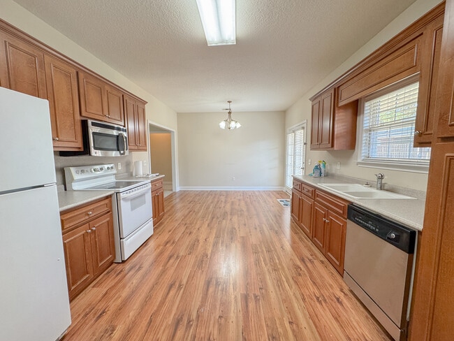 Building Photo - 1220 Lattice Ct