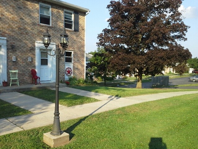 Building Photo - Northwood Townhouses