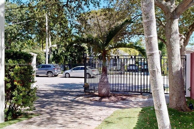 Building Photo - 3180 New York St