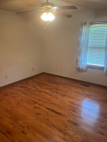 Building Photo - 278 Royce Cir