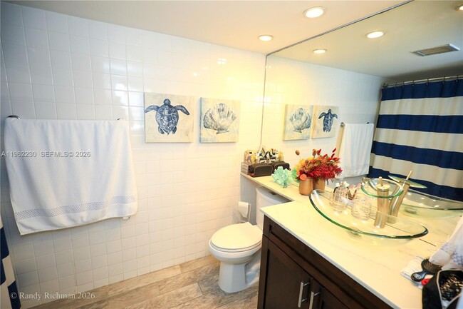 Building Photo - 600 NE 36th St