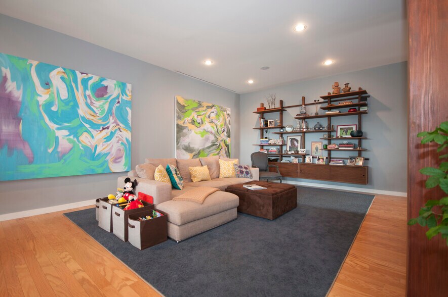 Family Room - 7121 Hillside Ave