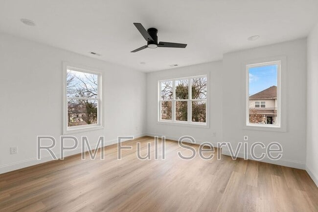 Building Photo - 2109 14th Ave N