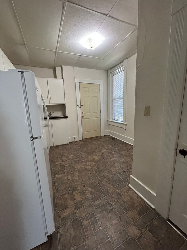 Building Photo - One Bedroom Apartment on Northside