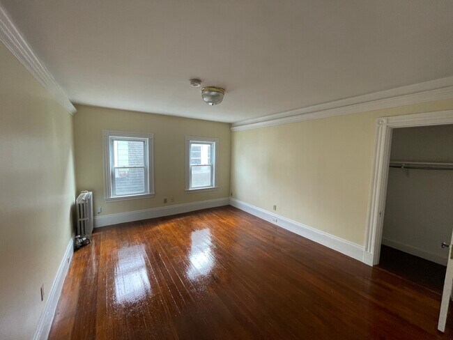 Building Photo - 116 Hutchings St
