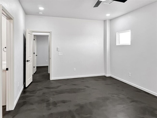 Building Photo - 26218 N 2960 Rd