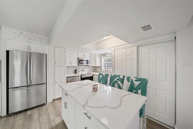 Building Photo - 4300 Hector Ct