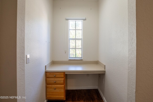 Building Photo - 10075 Gate Pkwy