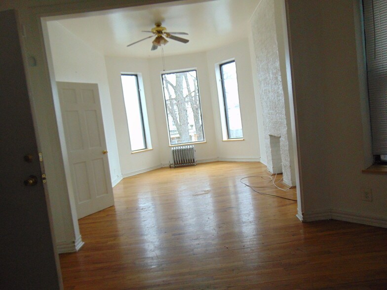 Building Photo - 5418 S Aberdeen St