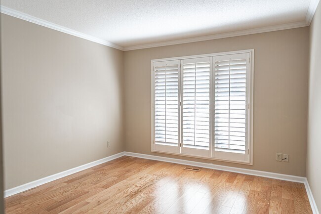 Building Photo - 285 Sugar Gum Ln