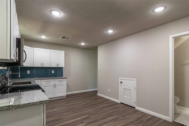 Building Photo - 7921 Cook Rd