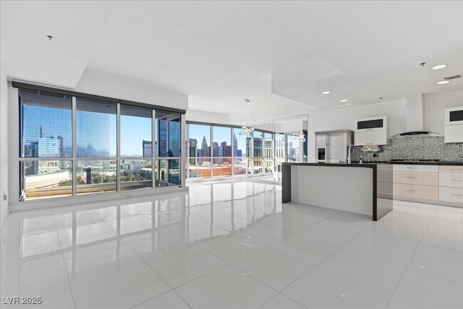 Building Photo - 4525 Dean Martin Dr