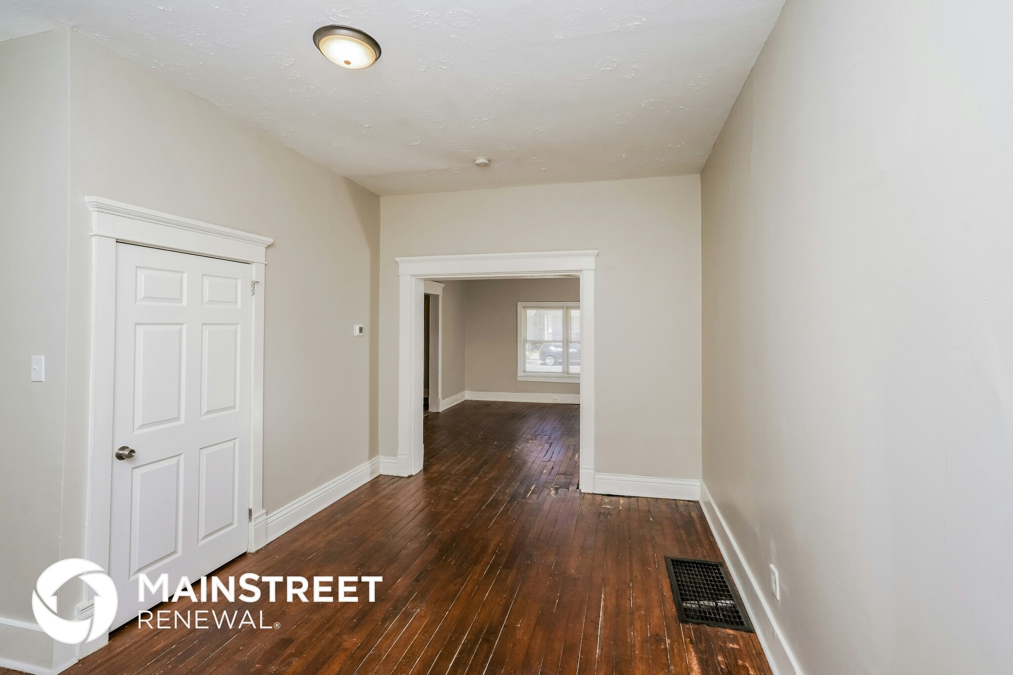 Building Photo - 3630 River Park Dr