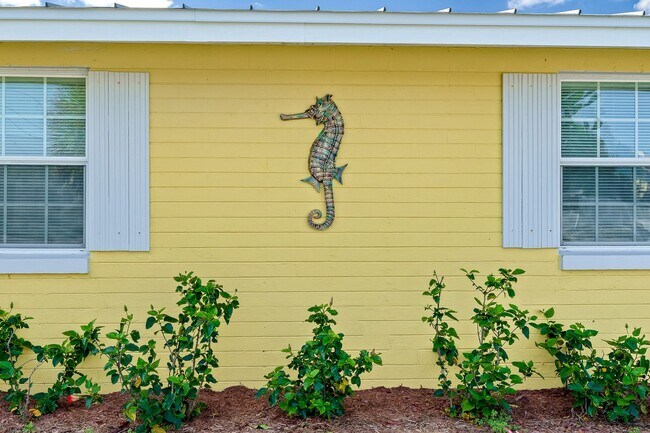 Building Photo - 6 Palmetto Dr