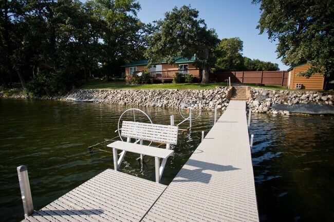 Building Photo - Furnished 2 Bedroom Home for Rent on Lake ...