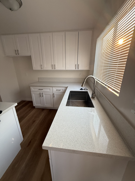 Kitchen - Sink - 525 Jacmar Dr