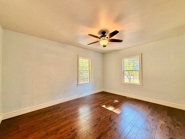 Building Photo - 522 Sacramento St