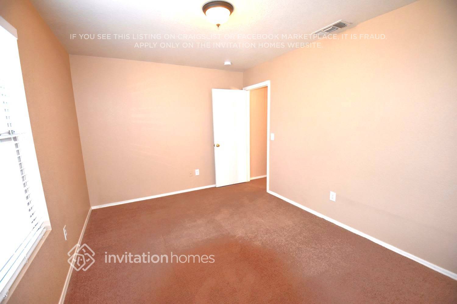 Building Photo - 2266 E Spruce Dr