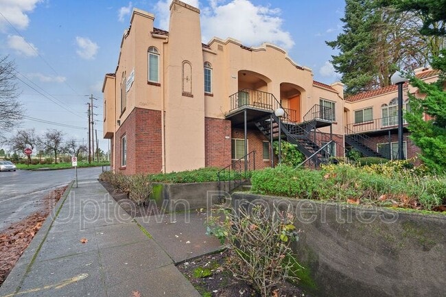 Building Photo - 1344 NE 68th Ave