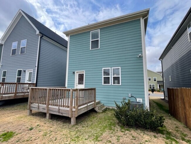 Building Photo - 1332 Big Falls Dr