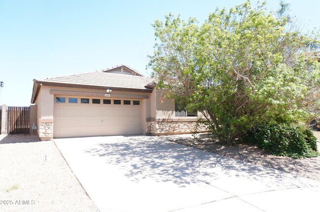 Primary Photo - 2099 S Peppertree Dr