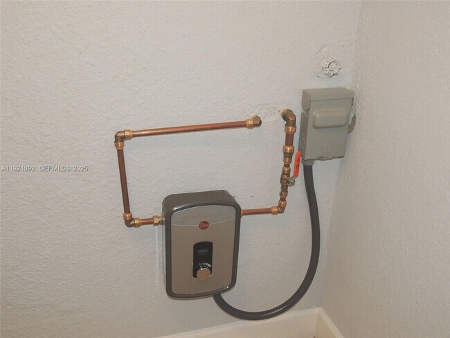 Building Photo - 1152 99th St