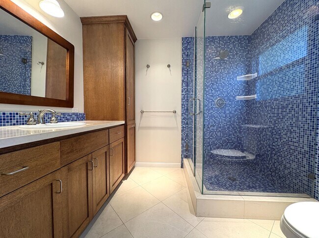 Building Photo - Beautiful 4BD/2BA Menlo Park Home with Lar...