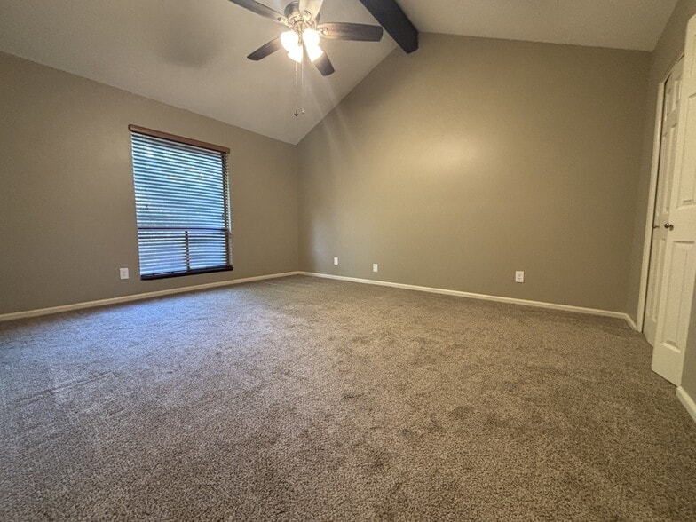 Building Photo - 3708 NE 72 Terrace