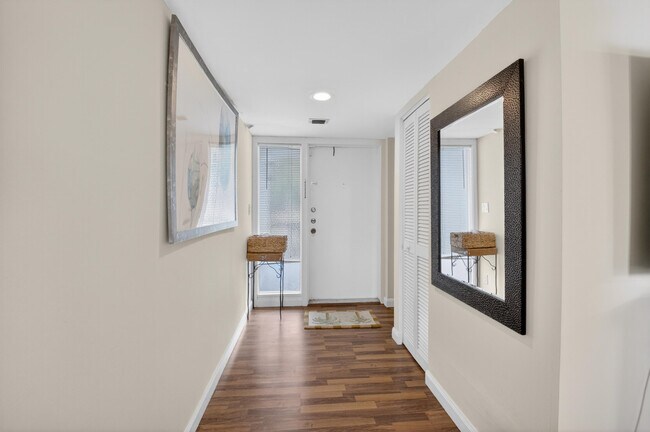 Building Photo - 3604 Bridgewood Dr