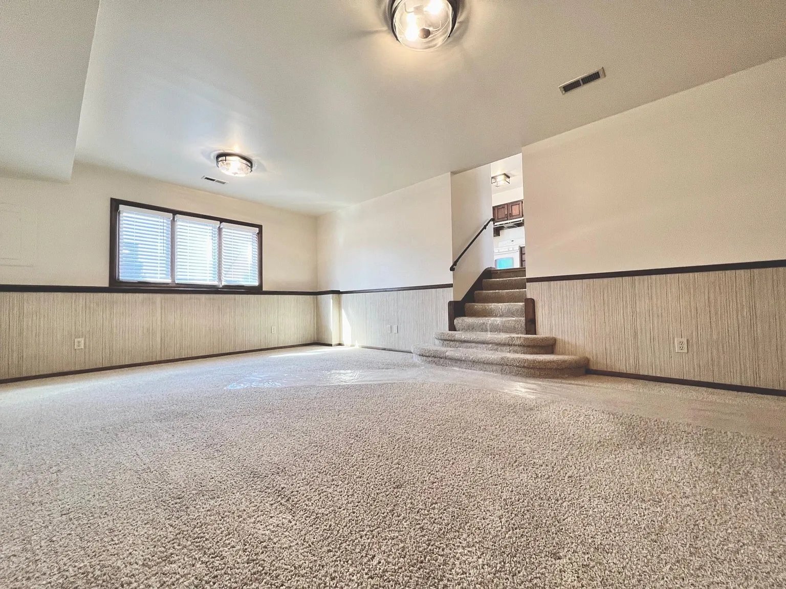 Building Photo - 205 Juniper Dr