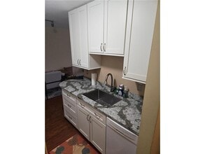 Building Photo - 2616 Harriet Ave