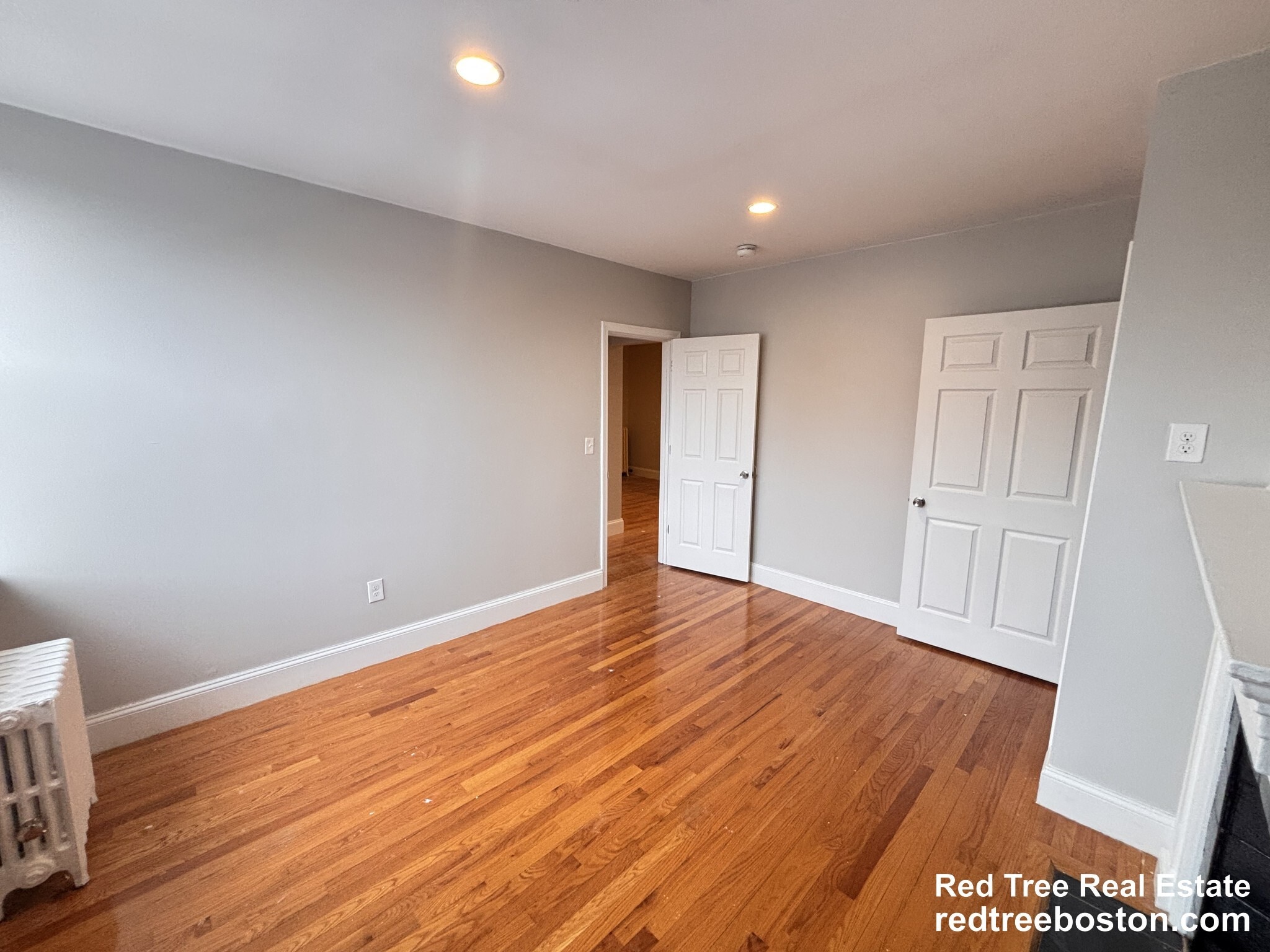 Building Photo - 76 Egmont St