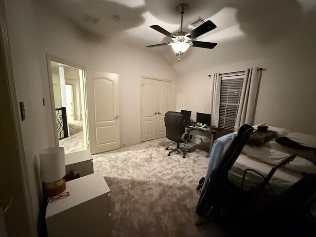 Building Photo - 5615 Ashford Ridge Ln