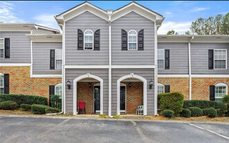 Building Photo - 204 Summer Pl