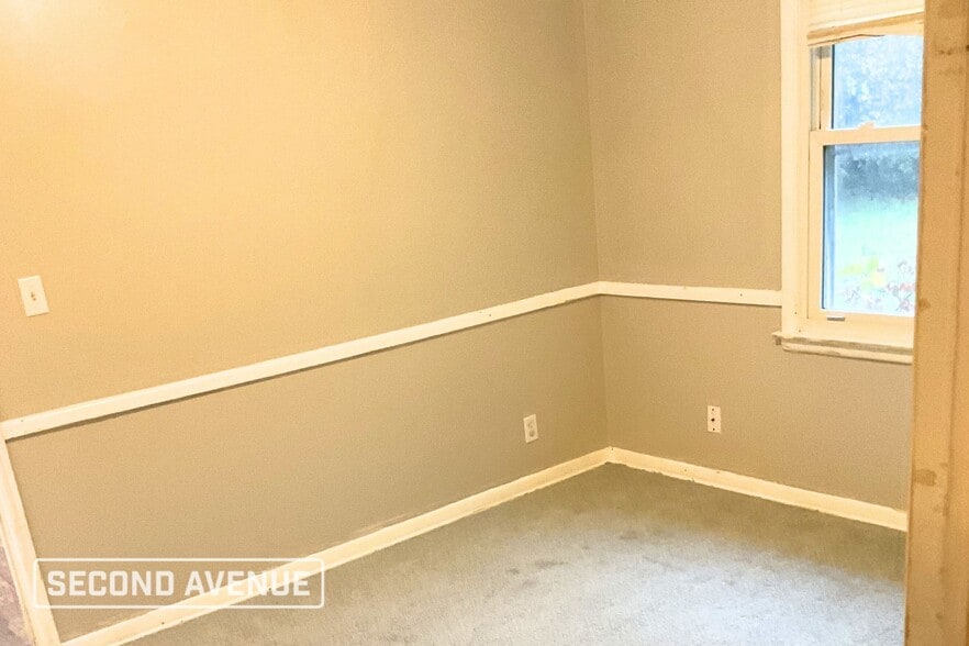 Building Photo - 1633 NE 47th St